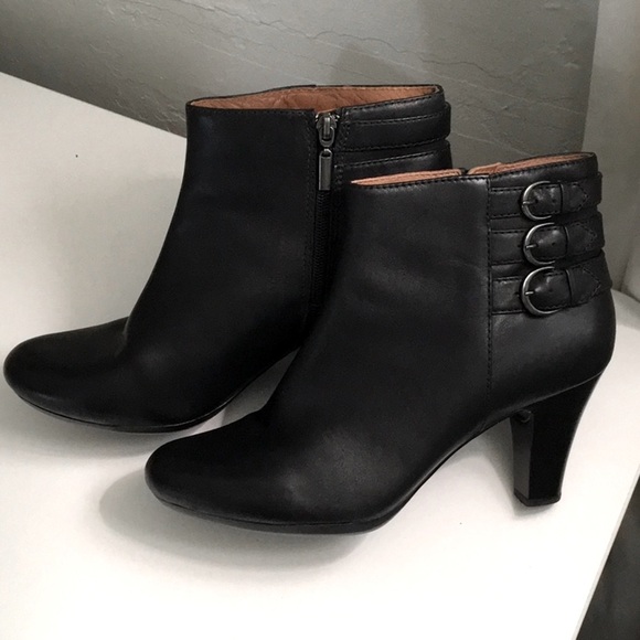 clarks ankle booties